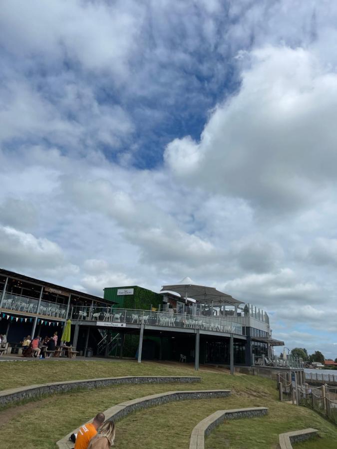 Sunscape Breaks At Tattershall Lakes Hotel Exterior photo